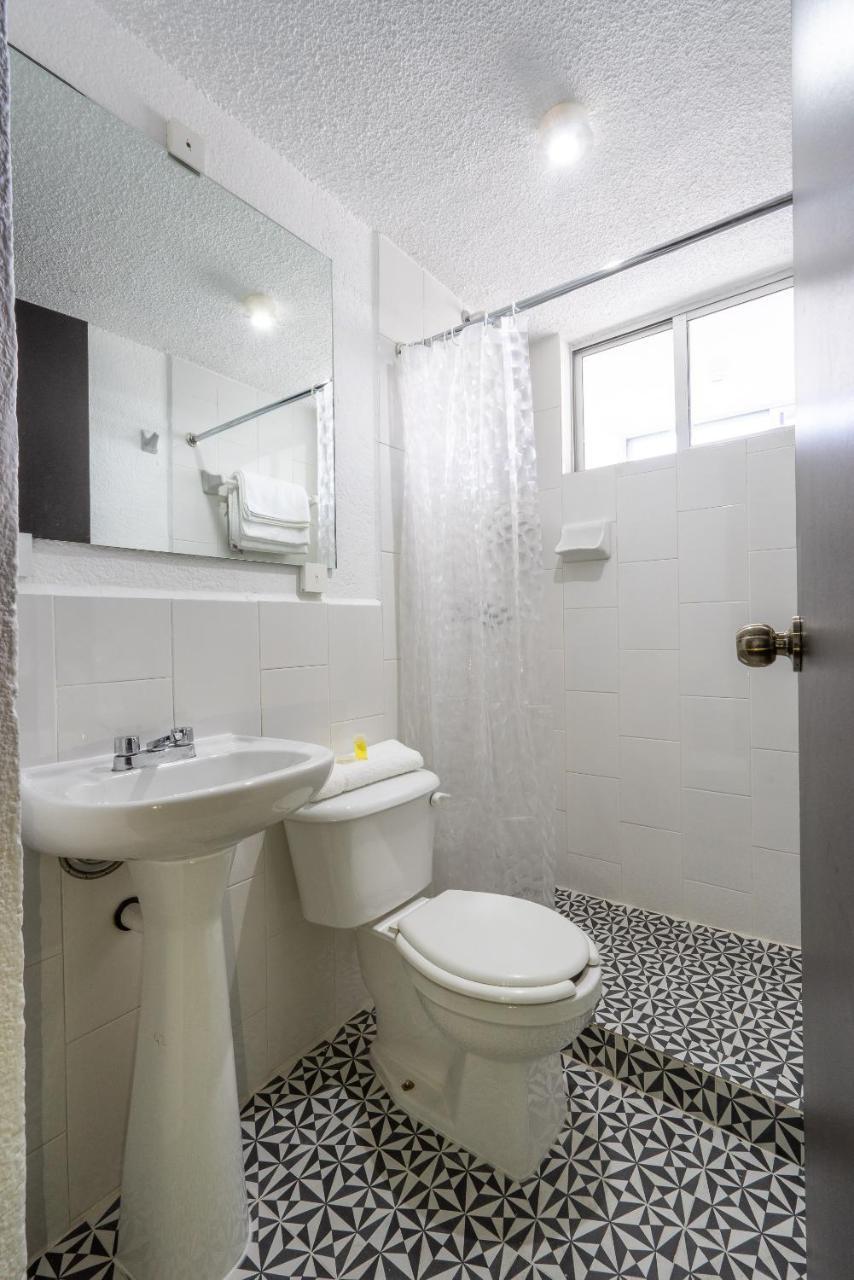 Hotel Delf-Inn Cuernavaca Bagian luar foto